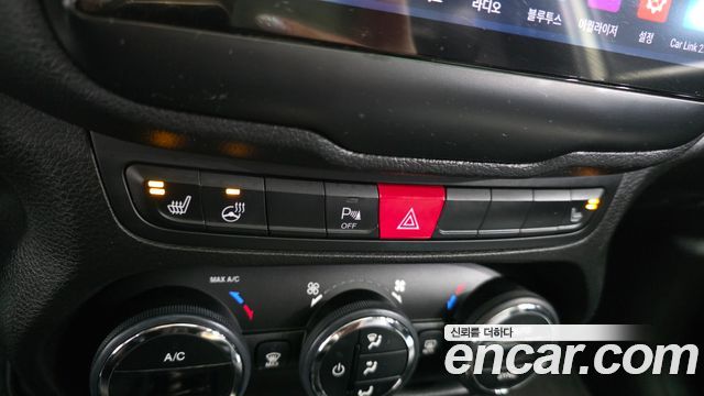 Jeep Renegade 2017 — photo 18