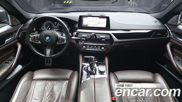 BMW 5-Series 2019 — photo 10
