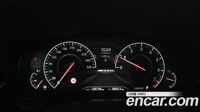 BMW 5-Series 2019 — photo 11