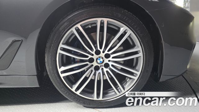 BMW 5-Series 2019 — photo 7
