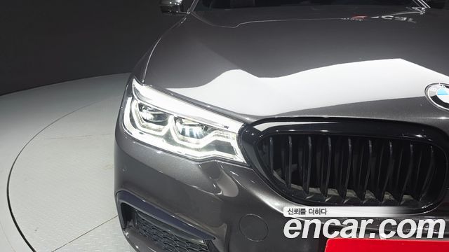 BMW 5-Series 2019 — photo 8
