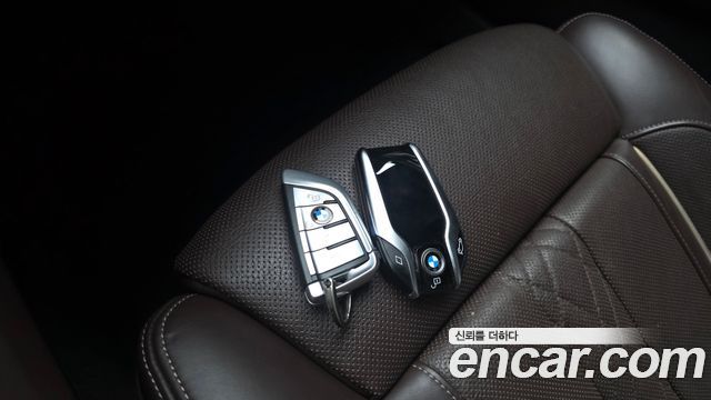 BMW 5-Series 2019 — photo 34