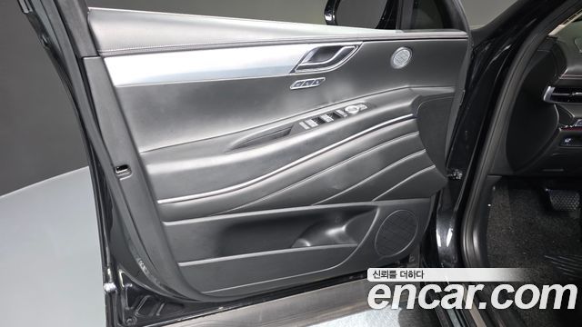 Genesis GV80 2020 — photo 14