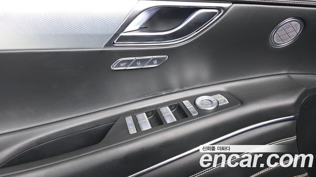 Genesis GV80 2020 — photo 32