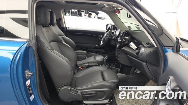 Mini Cooper 2022 — photo 17