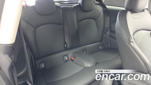Mini Cooper 2022 — photo 18