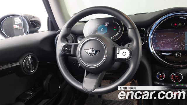 Mini Cooper 2022 — photo 19