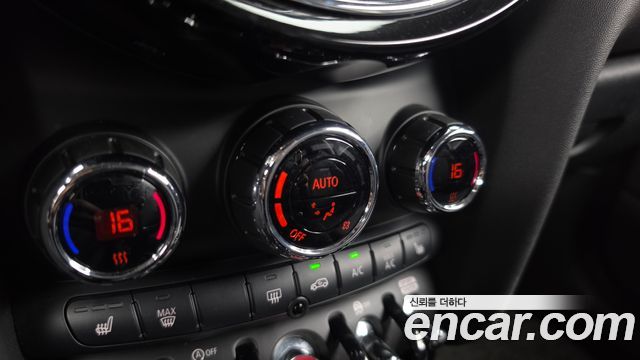 Mini Cooper 2022 — photo 26