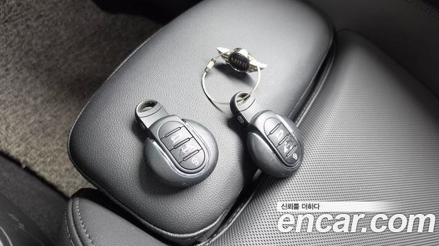 Mini Cooper 2022 — photo 29