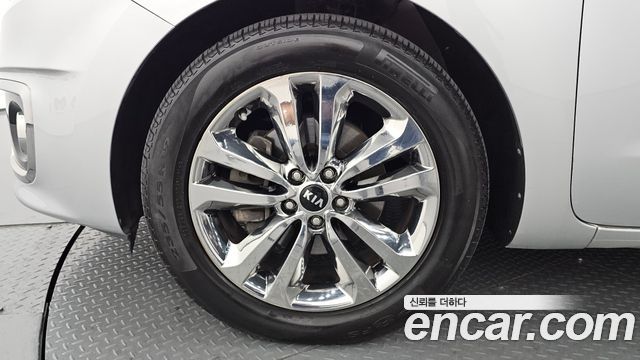 Kia Canival 2015 — photo 5