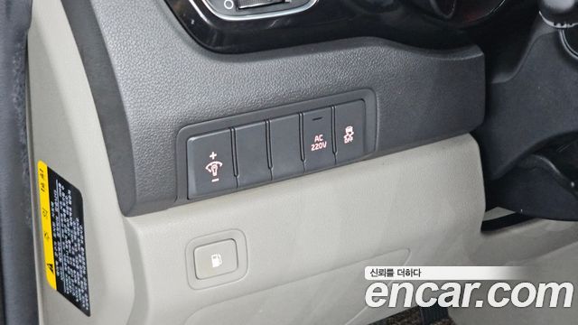 Kia Canival 2015 — photo 14