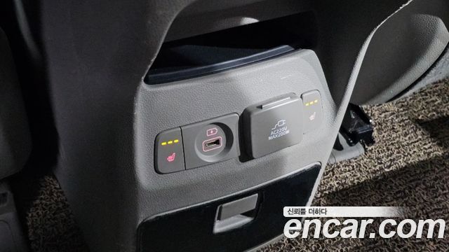 Kia Canival 2015 — photo 19
