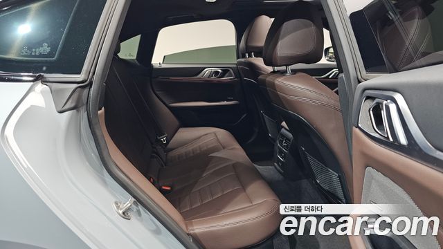 BMW 4-Series 2022 — photo 17