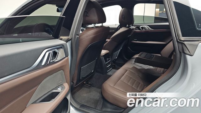 BMW 4-Series 2022 — photo 18