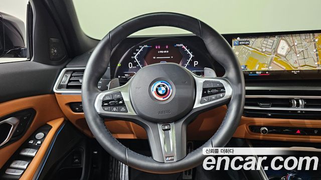 BMW 3-Series 2024 — photo 13