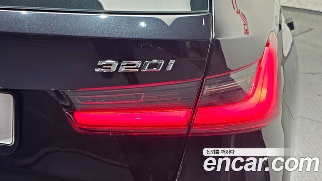 BMW 3-Series 2024 — photo 22