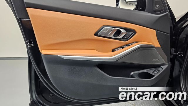 BMW 3-Series 2024 — photo 30