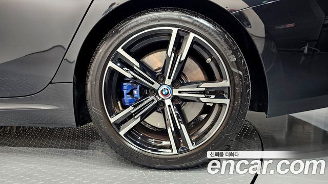 BMW 3-Series 2024 — photo 36