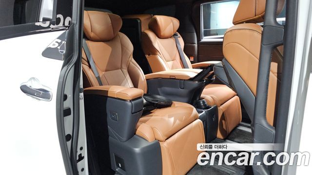Toyota Alphard 2025 — photo 17