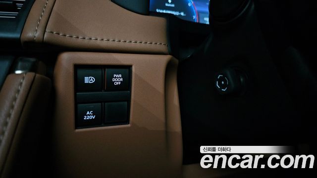 Toyota Alphard 2025 — photo 25