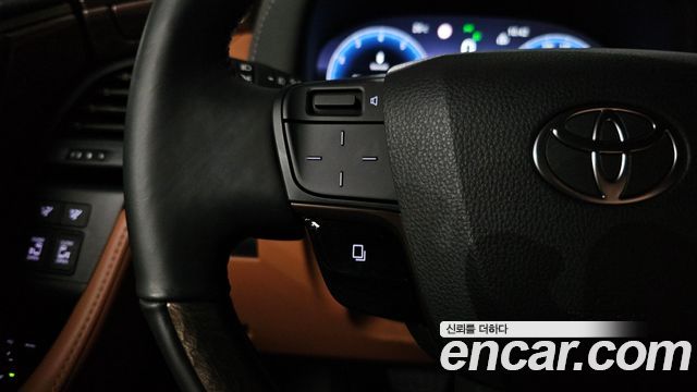 Toyota Alphard 2025 — photo 31
