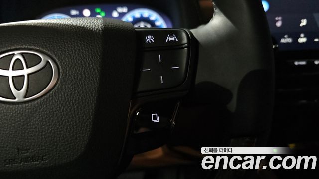 Toyota Alphard 2025 — photo 32