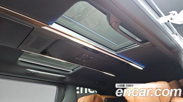 Toyota Alphard 2025 — photo 36
