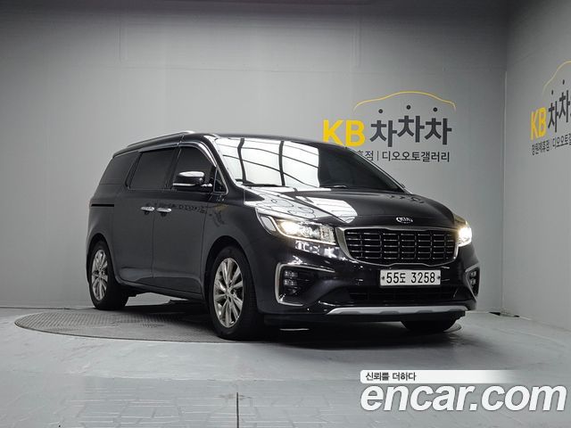 Kia Canival 2019 — photo 2