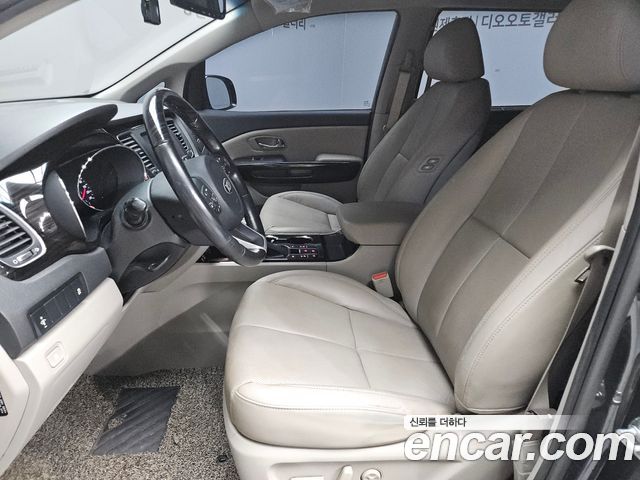 Kia Canival 2019 — photo 10