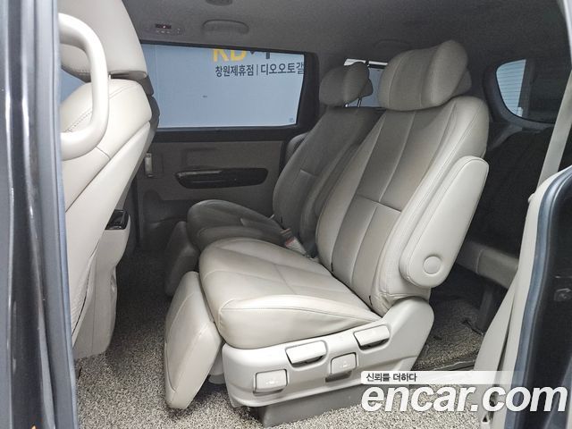 Kia Canival 2019 — photo 12