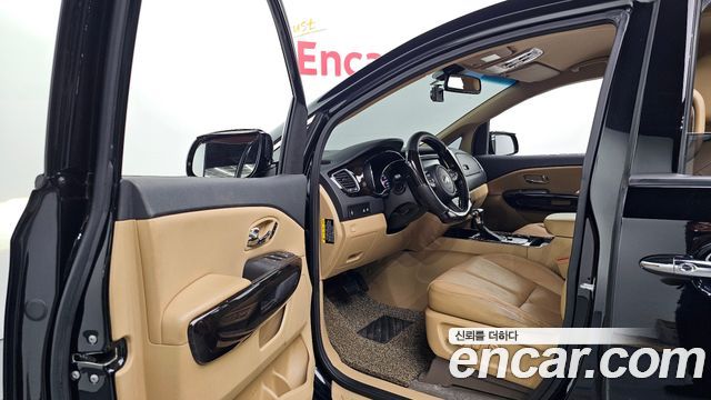 Kia Canival 2019 — photo 10