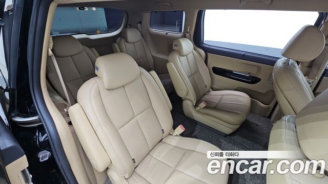 Kia Canival 2019 — photo 11