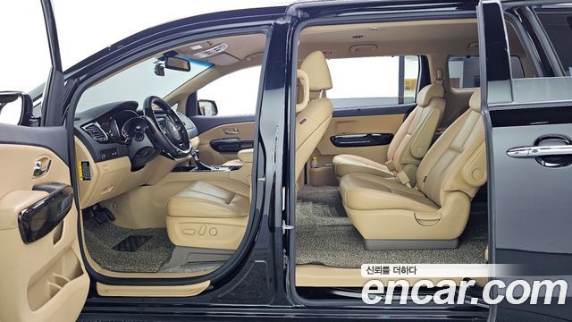 Kia Canival 2019 — photo 13
