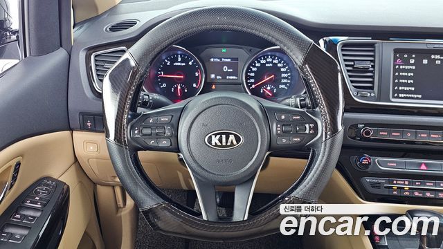 Kia Canival 2019 — photo 14