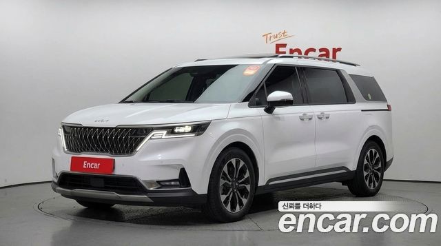 Kia Canival 2023 — photo 1