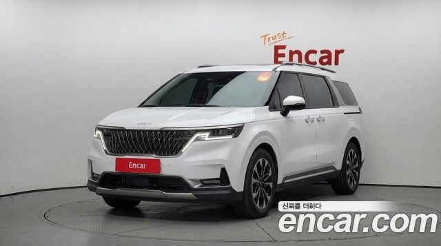 Kia Canival 2023 — photo 3