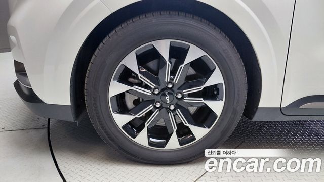 Kia Canival 2023 — photo 5