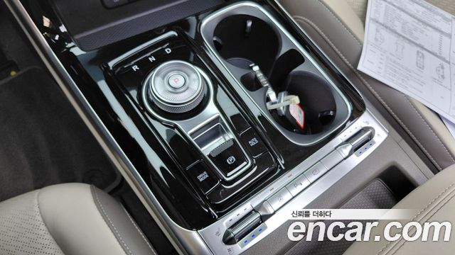 Kia Canival 2023 — photo 12