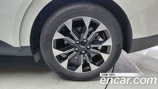 Kia Canival 2023 — photo 7