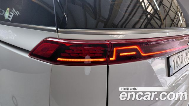 Kia Canival 2023 — photo 9