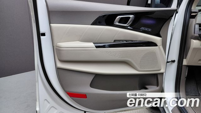 Kia Canival 2023 — photo 14