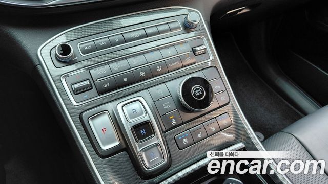 Hyundai Santafe 2023 — photo 12