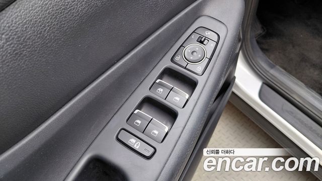Hyundai Santafe 2023 — photo 29
