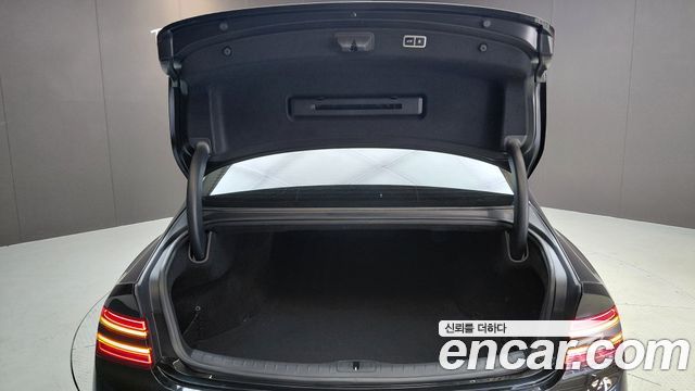 Genesis G80 2022 — photo 24
