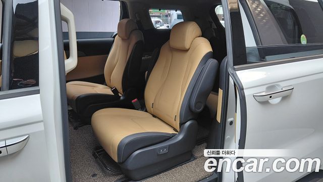 Kia Canival 2023 — photo 18