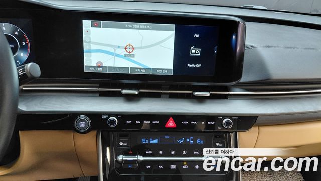 Kia Canival 2023 — photo 20
