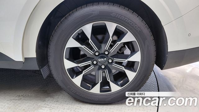 Kia Canival 2023 — photo 7
