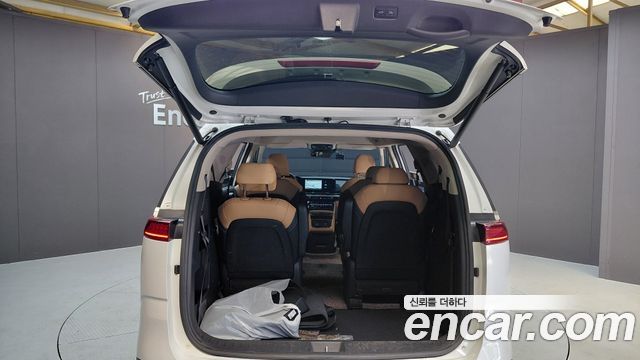 Kia Canival 2023 — photo 28