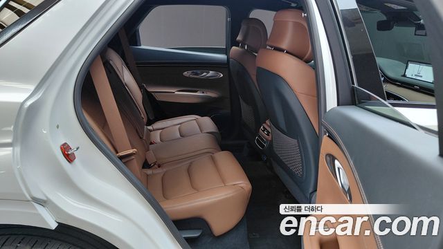 Genesis GV70 2023 — photo 17