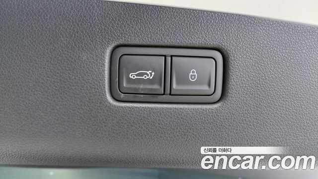 Genesis GV70 2023 — photo 24